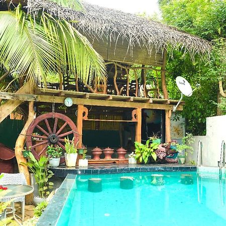 Visu Villa Hotel Хабарана Екстериор снимка