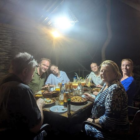 Visu Villa Hotel Хабарана Екстериор снимка