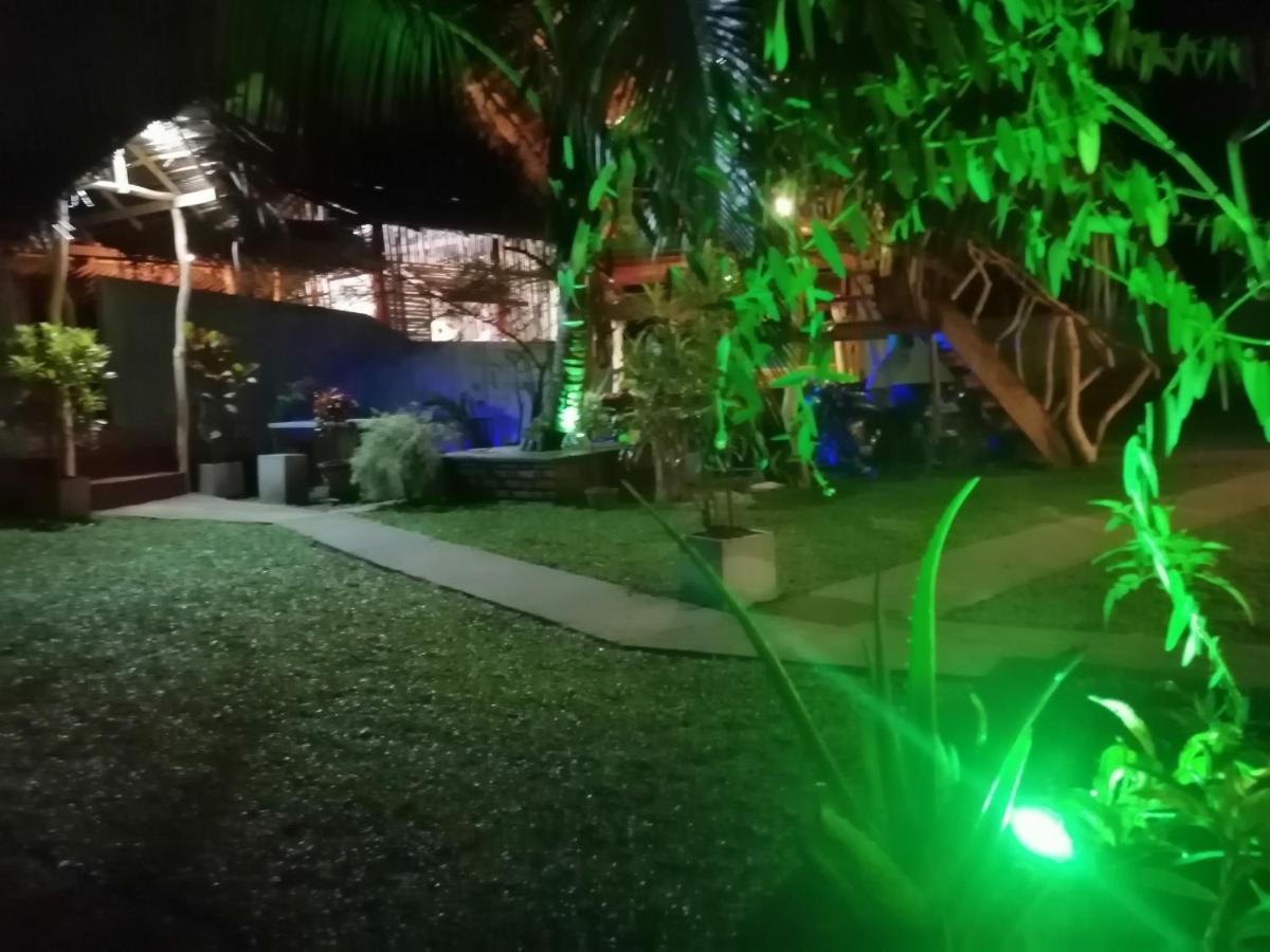 Visu Villa Hotel Хабарана Екстериор снимка