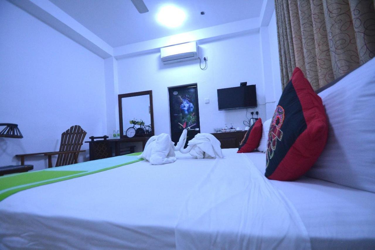 Visu Villa Hotel Хабарана Екстериор снимка